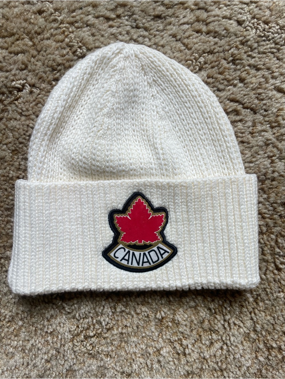 Nike Bauer White Toque with Red Maple Leaf Canada Hockey Athletic Sporty Warm